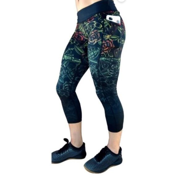 NEW Constantly Varied Gear CVG Dressed to Kill Womens XSmall Capri Rose RETIRED - Picture 6 of 6